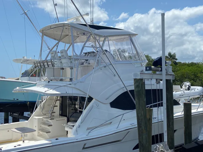  Yacht Photos Pics 2016 RIVIERA 43 FLY - Image 32