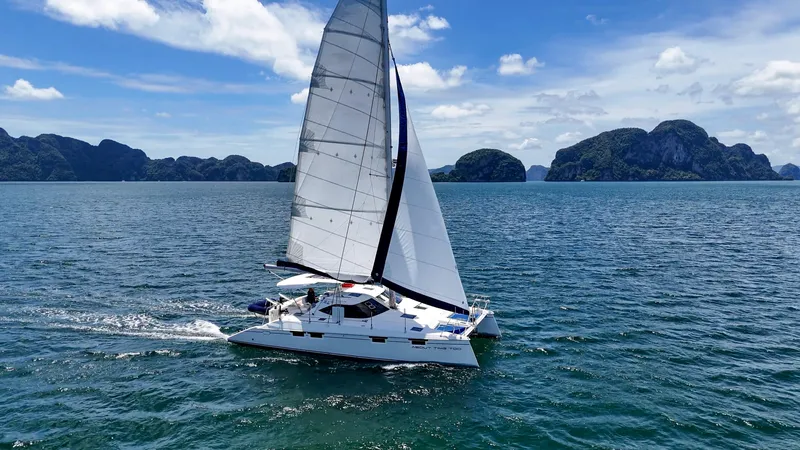 Tao 452 Yacht Photos Pics 