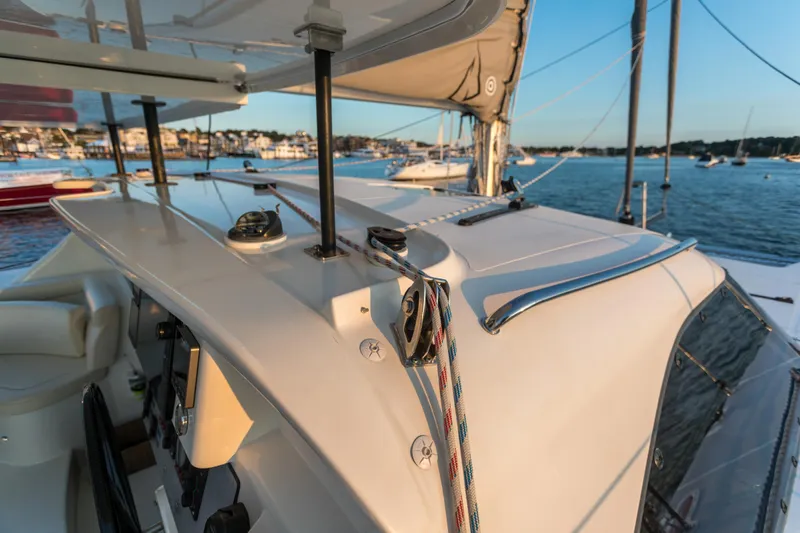 Tao 452 Yacht Photos Pics 