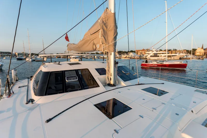 Tao 452 Yacht Photos Pics 