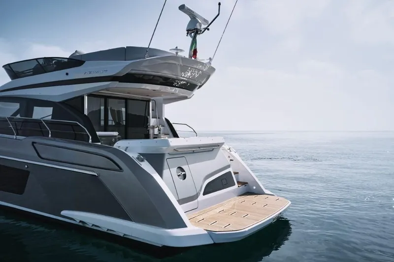  Yacht Photos Pics F53 vue arrière