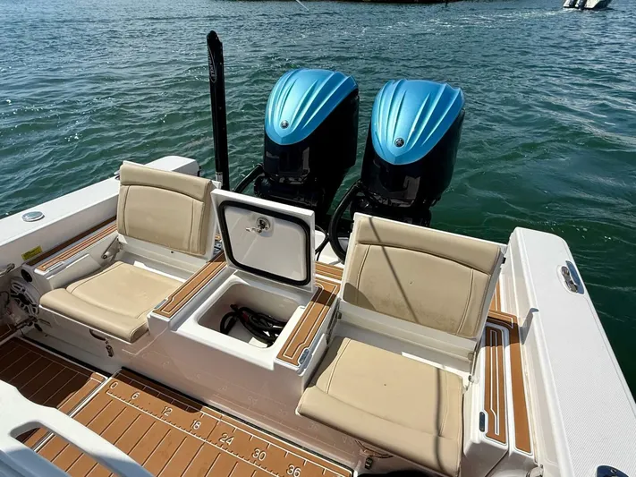  Yacht Photos Pics 2022 Everglades 273cc - Image 13