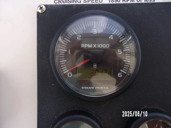 Chesapeake Yacht Photos Pics Volvo Penta RPM gauge on 1986 Kadey-Krogen Manatee 36, showing 3,017 hours.