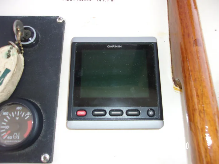 Chesapeake Yacht Photos Pics Garmin marine display on 1986 Kadey-Krogen Manatee 36 boat dashboard.