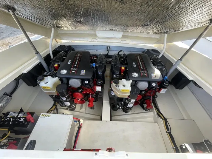  Yacht Photos Pics 2017 CHRIS-CRAFT 32 LAUNCH - Image 16