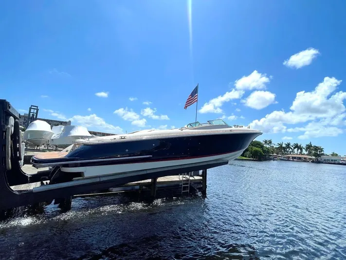  Yacht Photos Pics 2017 Chris-craft 32 Launch - Image 2