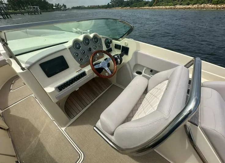  Yacht Photos Pics 2019 Chris-craft Launch 30 - Image 14