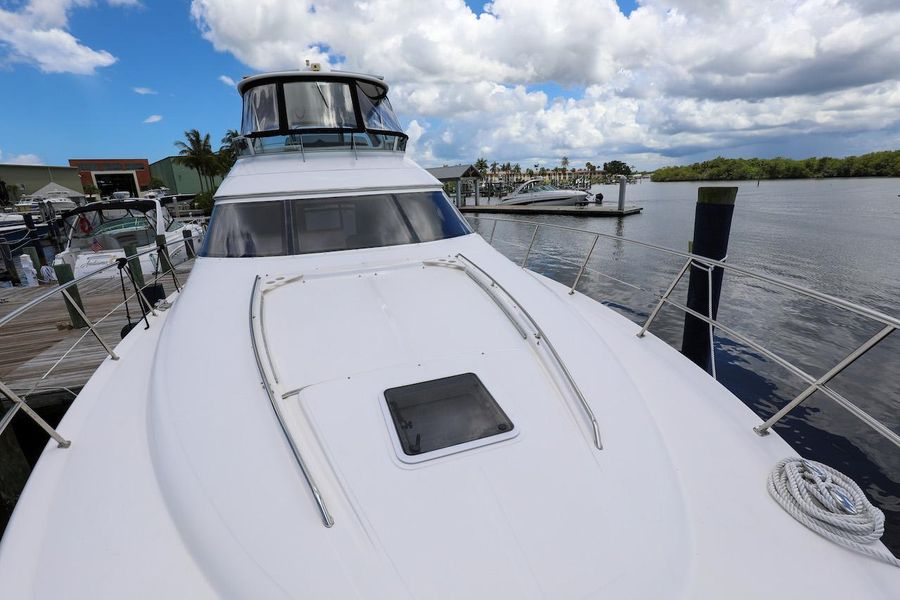 2001 Sea Ray 560 Sedan Bridge