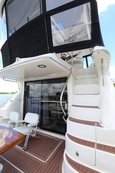 2001 Sea Ray 560 Sedan Bridge