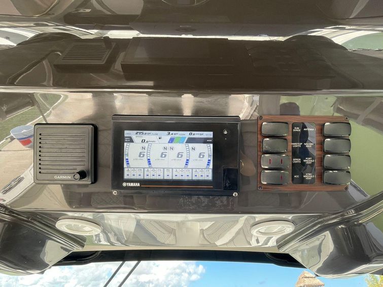 2021-42-pursuit-s-428-sport