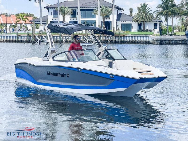 2023 MasterCraft X24