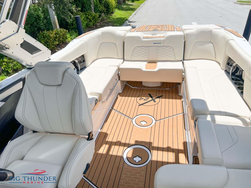 2023 MasterCraft X24